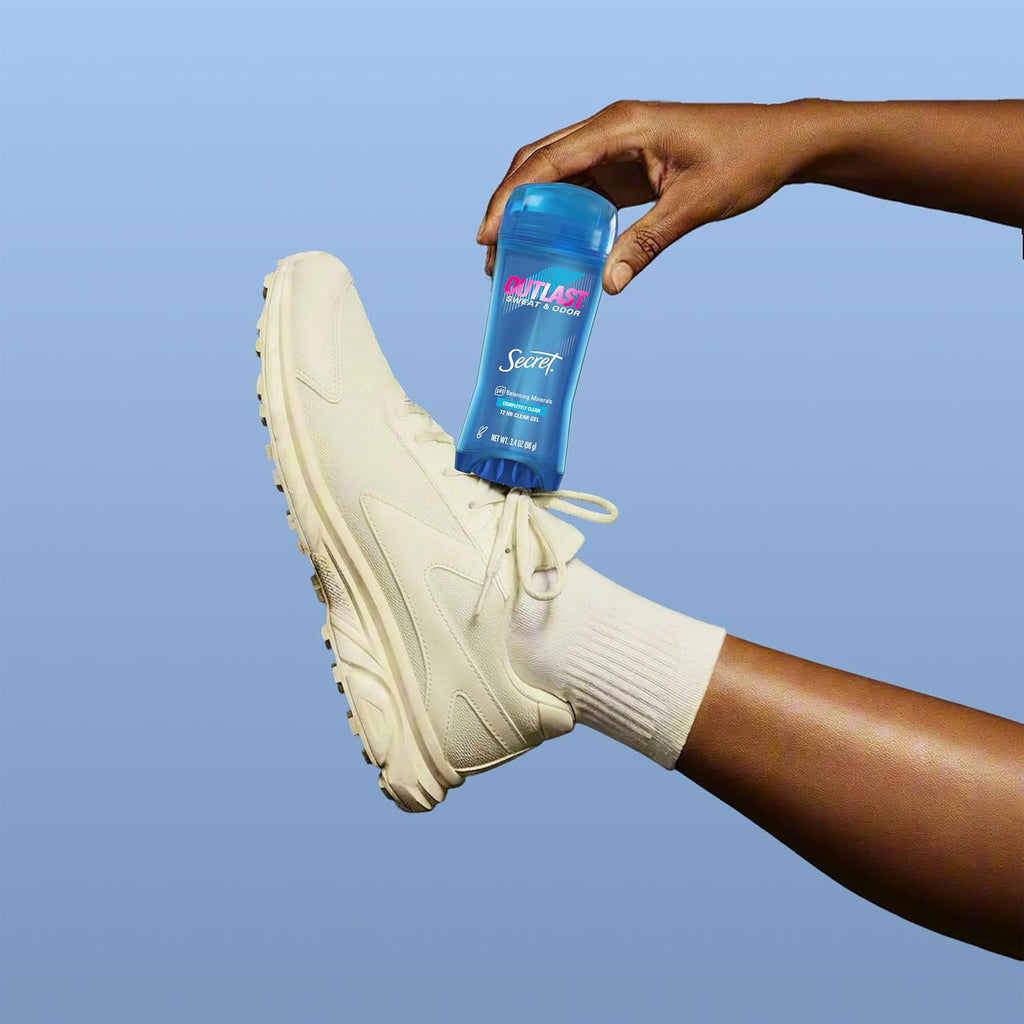 Secret Outlast Antiperspirant Deodorant for Women. 72hr Sweat & Odor Protection. PH Balancing Minerals. Clear Gel. Clean Lavender Scent. 2.6 oz
