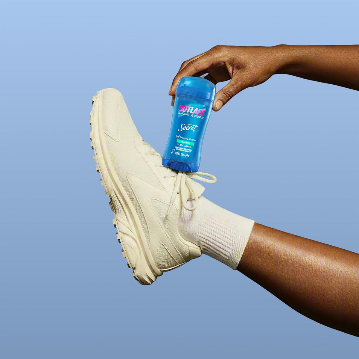 Secret Outlast Antiperspirant Deodorant for Women. Clear Gel. 72hr Sweat and Odor Protection. PH Balancing Minerals. Long Lasting Underarm Deodorant Gel. Unscented. 2.6 oz