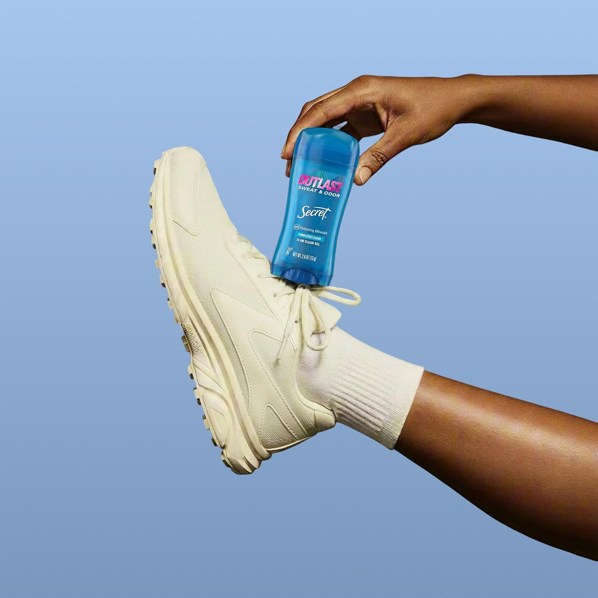 Secret Outlast Antiperspirant Deodorant for Women. 72hr Sweat & Odor Protection. PH Balancing Minerals. Pro-Hyaluronic Acid. Clear Gel. Completely Clean Scent. 2.6 oz (Pack of 2)
