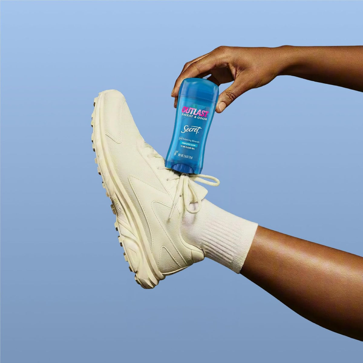 Secret Outlast Antiperspirant Deodorant for Women. 72hr Sweat & Odor Protection. Pro-Hyaluronic Power. pH Balancing Minerals. Clear Gel. Completely Clean Scent. 2.6 oz